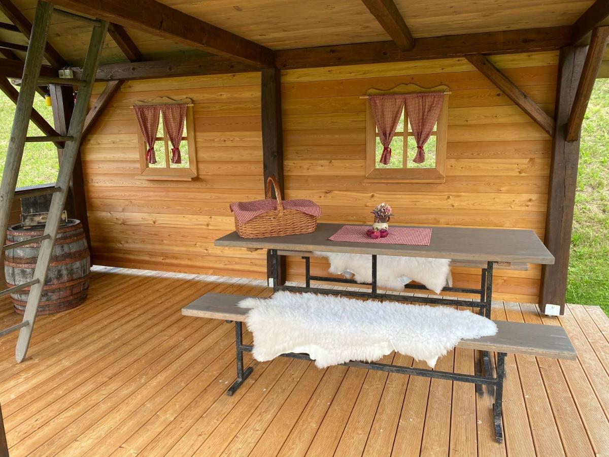 Wooden Hut At Tourist Farm Artisek Villa Store Exterior photo