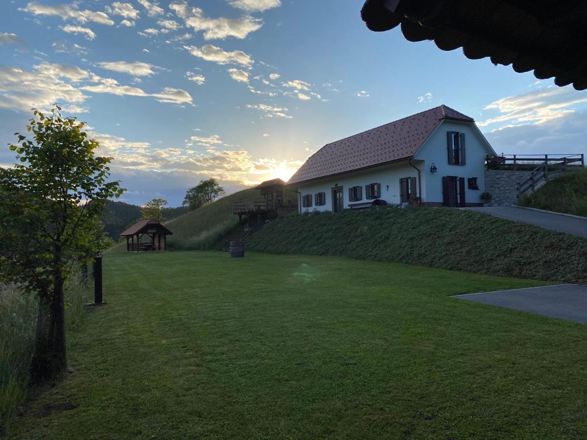 Wooden Hut At Tourist Farm Artisek Villa Store Exterior photo