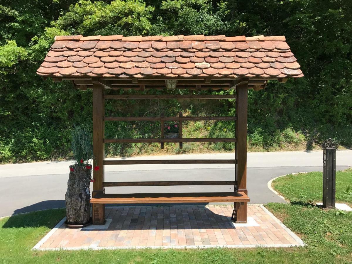 Wooden Hut At Tourist Farm Artisek Villa Store Exterior photo
